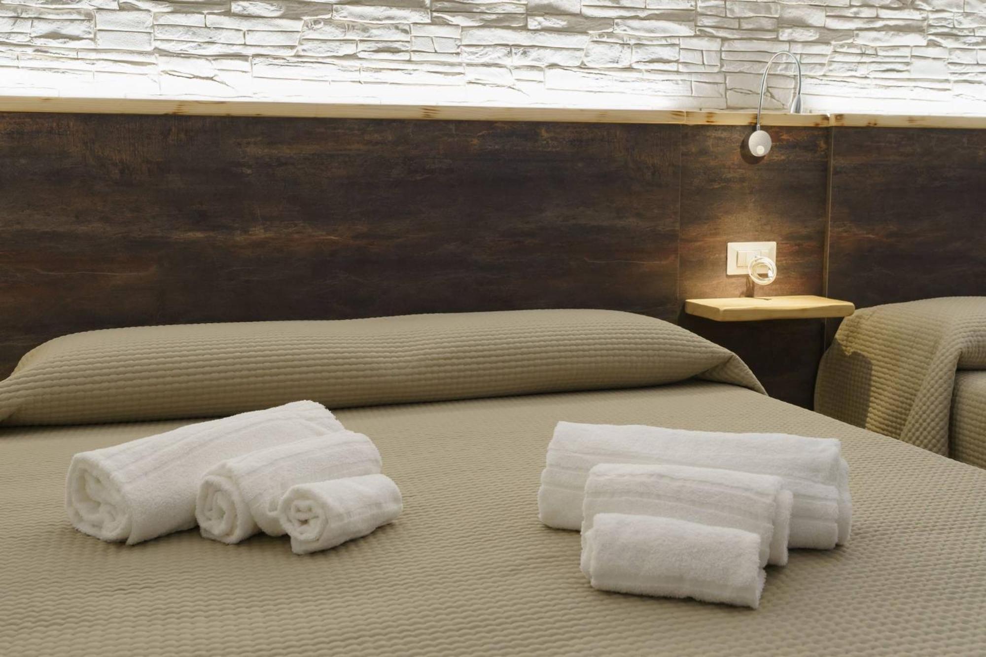 Chalet N5 Guest House กาตันซาโร ภายนอก รูปภาพ