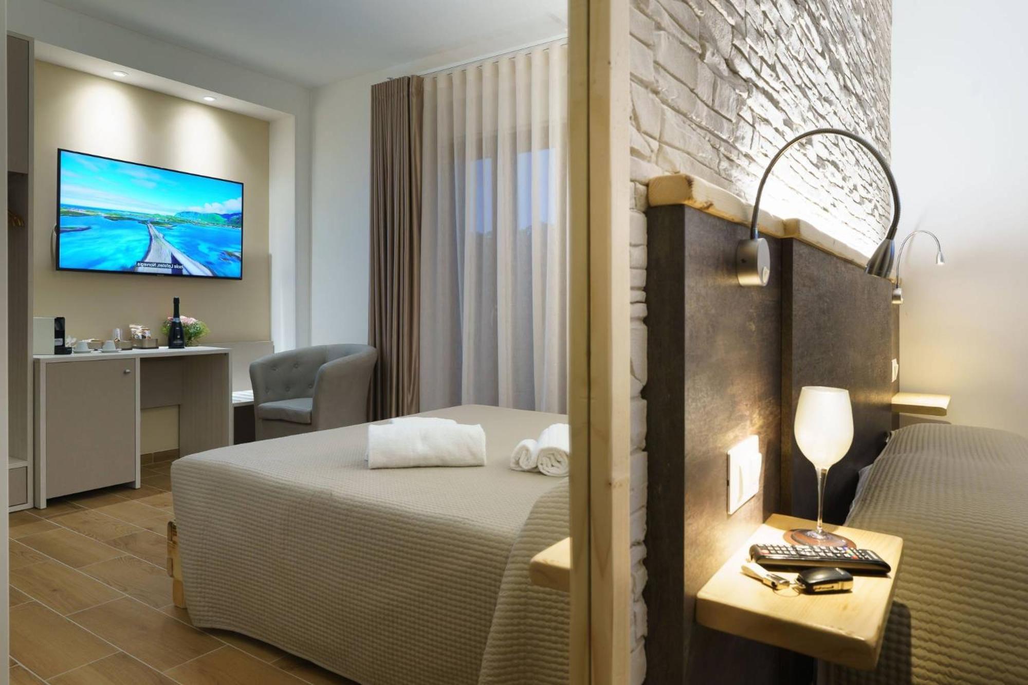 Chalet N5 Guest House กาตันซาโร ภายนอก รูปภาพ